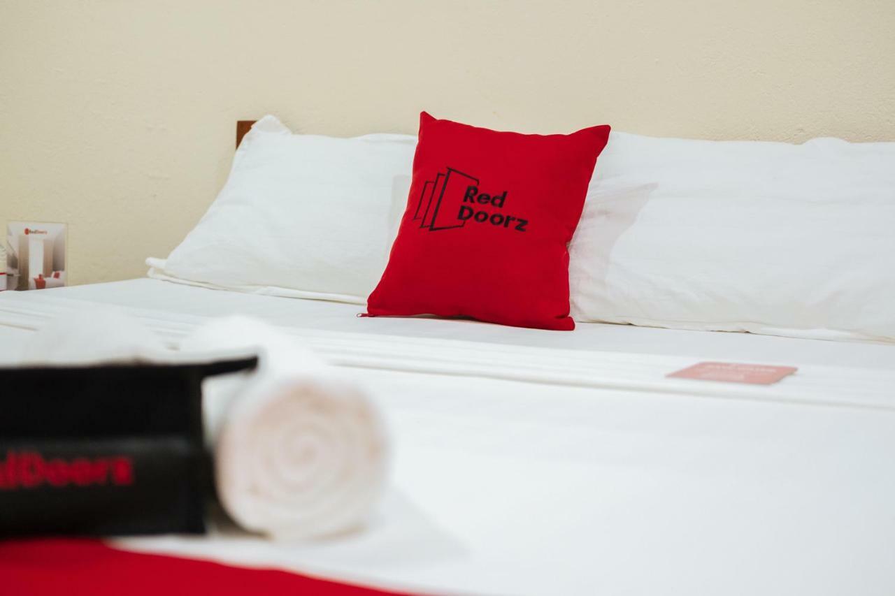 Reddoorz Premium Near Pristine Beach Puerto Princesa ภายนอก รูปภาพ